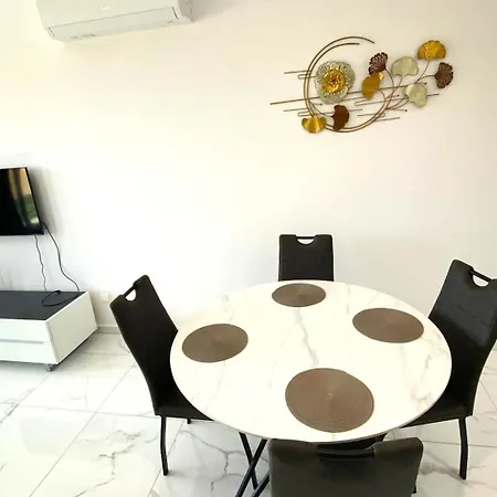 H&O New 4 Seasons Apartment Universal Paphos Exterior photo