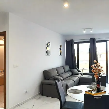 H&O New 4 Seasons Apartment Universal Paphos Exterior photo