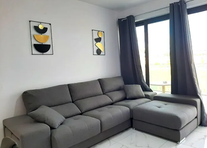 H&O New 4 Seasons Apartment Universal