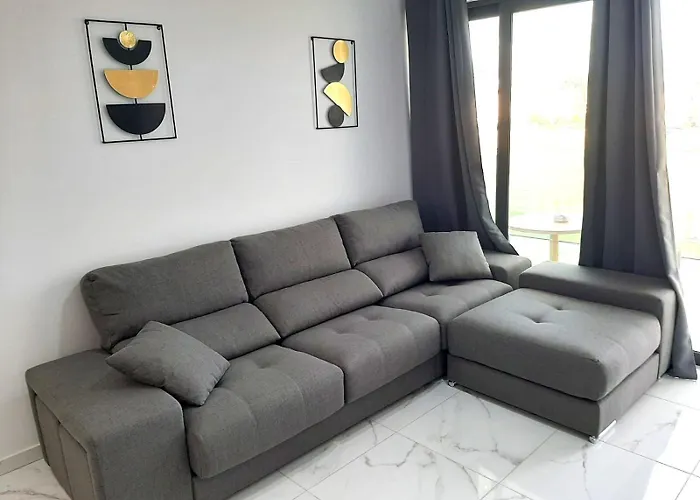 H&O New 4 Seasons Apartment Universal
